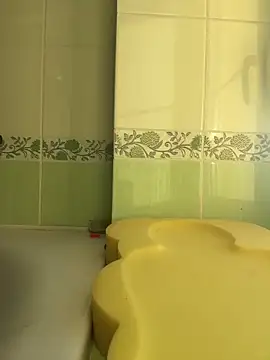 Snapshot of Dickii21 chatting on October 2025 03:21:02 PM Dickii21 online show from October 2025 03:21:02 PM