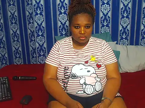 JUICEYLIPS333 online show from October 2025 12:56:01 PM