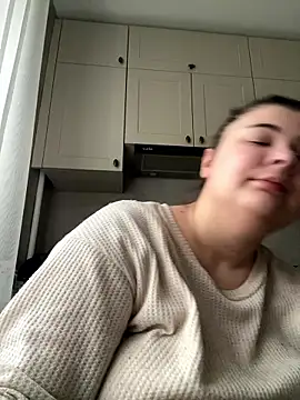 Snapshot of AliceCurlyX chatting on January 2026 08:17:01 AM AliceCurlyX online show from January 2026 08:17:01 AM