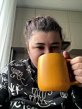 Snapshot of AliceCurlyX chatting on January 2026 10:50:01 AM AliceCurlyX online show from January 2026 10:50:01 AM