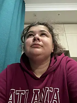 Snapshot of AliceCurlyX chatting on February 2026 04:44:01 AM AliceCurlyX online show from February 2026 04:44:01 AM