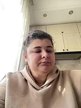 Snapshot of AliceCurlyX chatting on February 2026 11:25:02 AM AliceCurlyX online show from February 2026 11:25:02 AM