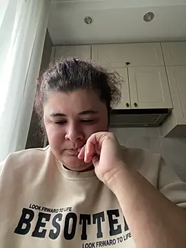 Snapshot of AliceCurlyX chatting on February 2026 09:06:02 AM AliceCurlyX online show from February 2026 09:06:02 AM