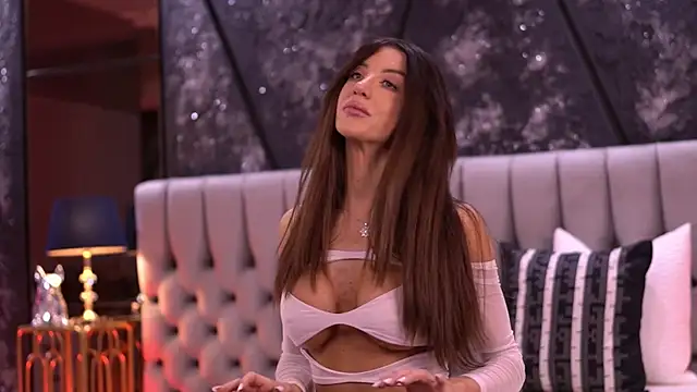 Snapshot of StephieRouse chatting on February 2026 07:45:01 AM StephieRouse online show from February 2026 07:45:01 AM