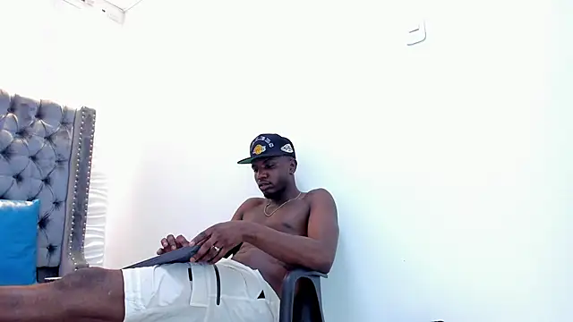 Snapshot of DOUGLAS_099 chatting on September 2025 04:01:02 PM DOUGLAS 099 online show from September 2025 04:01:02 PM