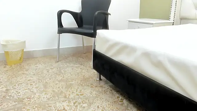 Snapshot of DOUGLAS_099 chatting on October 2025 04:10:01 AM DOUGLAS 099 online show from October 2025 04:10:01 AM