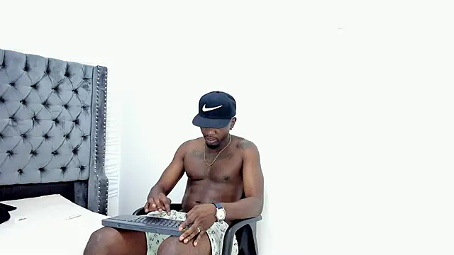 Snapshot of DOUGLAS_099 chatting on October 2025 04:49:02 PM DOUGLAS 099 online show from October 2025 04:49:02 PM