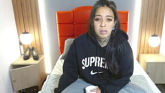 LiaMonroee  online show from February 2026 12:01:01 PM