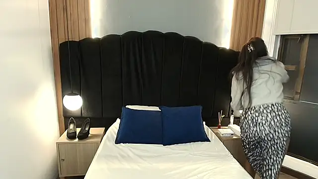 Snapshot of LiaMonroee_ chatting on March 2026 11:58:01 AM LiaMonroee online show from March 2026 11:58:01 AM