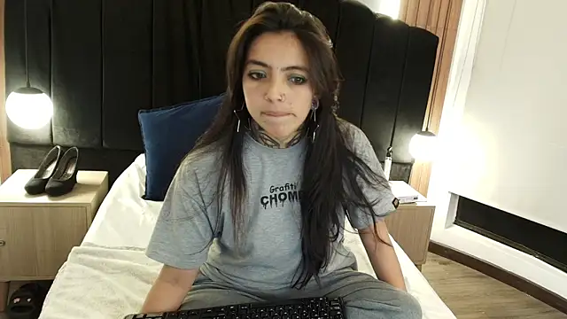 Snapshot of LiaMonroee_ chatting on March 2026 11:50:02 AM LiaMonroee online show from March 2026 11:50:02 AM