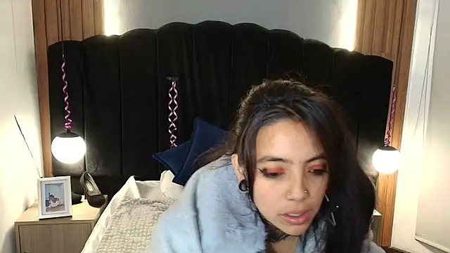 Snapshot of LiaMonroee_ chatting on April 2026 11:54:02 AM LiaMonroee online show from April 2026 11:54:02 AM