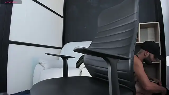 leostorm  online show from September 2025 04:23:01 AM