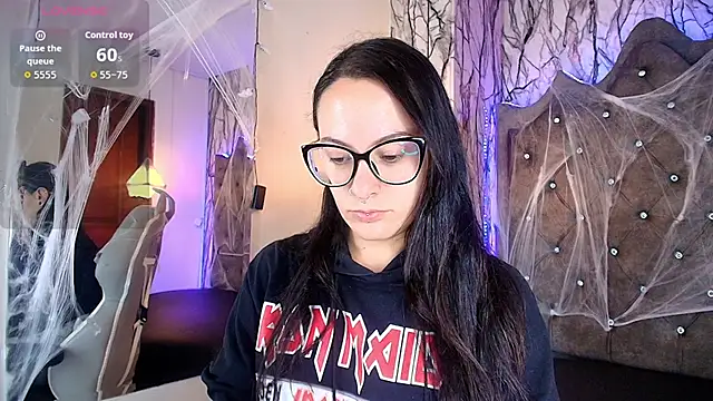 Snapshot of Zami_Escobar_of chatting on October 2025 05:17:01 PM Zami Escobar of online show from October 2025 05:17:01 PM