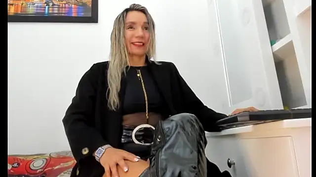 Snapshot of Ms_lunaRose chatting on May 2026 01:46:01 AM Ms lunaRose online show from May 2026 01:46:01 AM