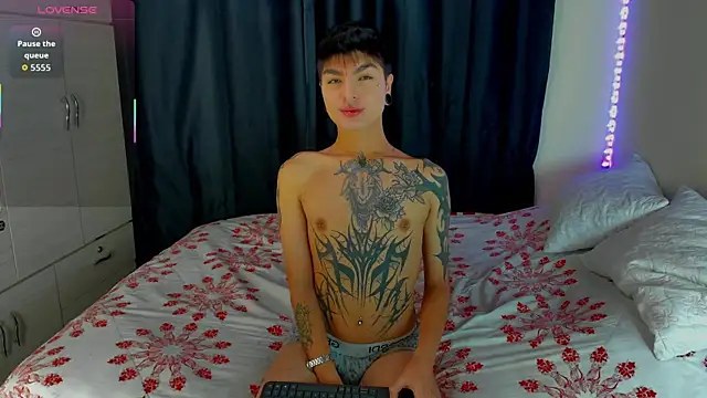 Snapshot of Dark_luckyyy chatting on November 2025 08:07:02 PM Dark luckyyy online show from November 2025 08:07:02 PM