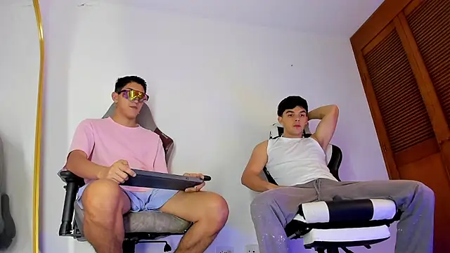 sotooliver3 online show from March 2026 08:41:01 PM
