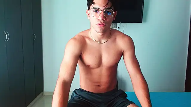 Snapshot of babysebasxxx chatting on October 2025 06:53:02 PM babysebasxxx online show from October 2025 06:53:02 PM