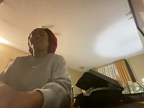 Snapshot of princesslivv chatting on October 2025 06:22:02 AM princesslivv online show from October 2025 06:22:02 AM