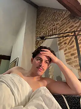 Snapshot of dock_75 chatting on November 2025 08:37:01 AM dock 75 online show from November 2025 08:37:01 AM