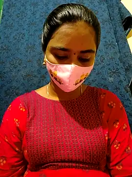 Snapshot of mini-queen chatting on October 2025 08:15:02 AM mini-queen online show from October 2025 08:15:02 AM