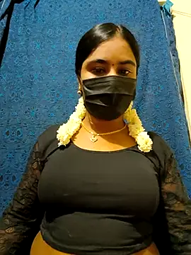 Snapshot of mini-queen chatting on March 2026 05:47:01 PM mini-queen online show from March 2026 05:47:01 PM