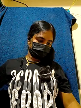 Snapshot of mini-queen chatting on April 2026 03:53:01 PM mini-queen online show from April 2026 03:53:01 PM