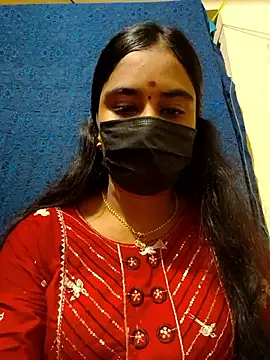 Snapshot of mini-queen chatting on April 2026 05:17:01 PM mini-queen online show from April 2026 05:17:01 PM