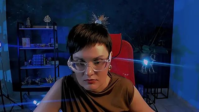 LauraDavidsons online show from November 2025 04:49:01 PM