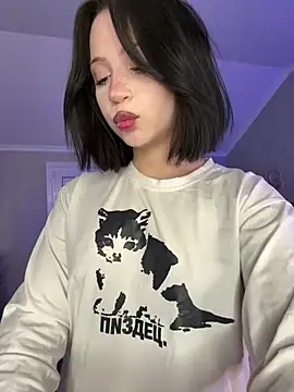 YourLittleDevil online show from May 2026 06:32:02 AM