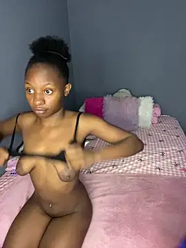 SexyPetitex25 online show from December 2025 05:47:01 AM