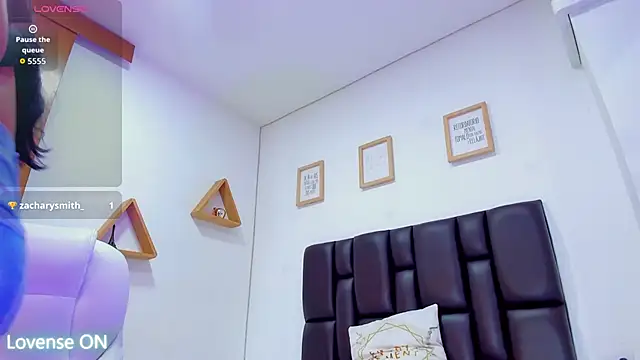 karol bustamante online show from November 2025 12:04:02 PM