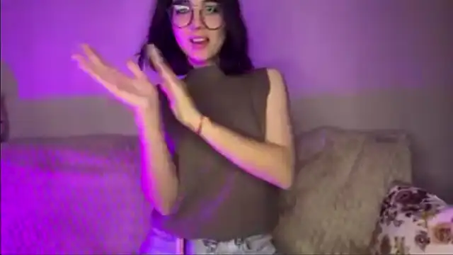 Snapshot of TAG_MIGGI chatting on October 2025 09:10:02 PM TAG MIGGI online show from October 2025 09:10:02 PM