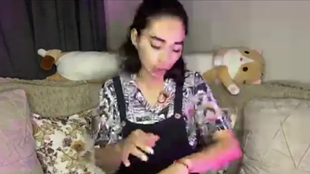 Snapshot of TAG_MIGGI chatting on October 2025 07:34:02 PM TAG MIGGI online show from October 2025 07:34:02 PM