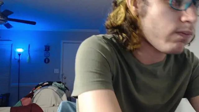 Snapshot of zacthefeetguy chatting on December 2025 10:11:02 AM zacthefeetguy online show from December 2025 10:11:02 AM