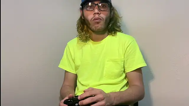 Snapshot of zacthefeetguy chatting on February 2026 08:43:01 AM zacthefeetguy online show from February 2026 08:43:01 AM