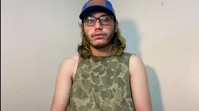 Snapshot of zacthefeetguy chatting on February 2026 05:51:02 AM zacthefeetguy online show from February 2026 05:51:02 AM