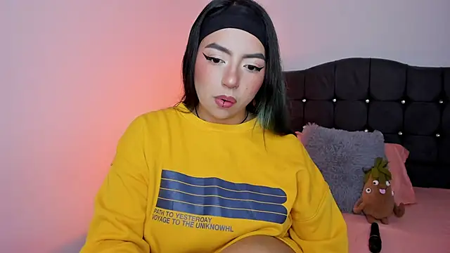 Snapshot of sammy_bunny1 chatting on November 2025 02:06:01 AM sammy bunny1 online show from November 2025 02:06:01 AM