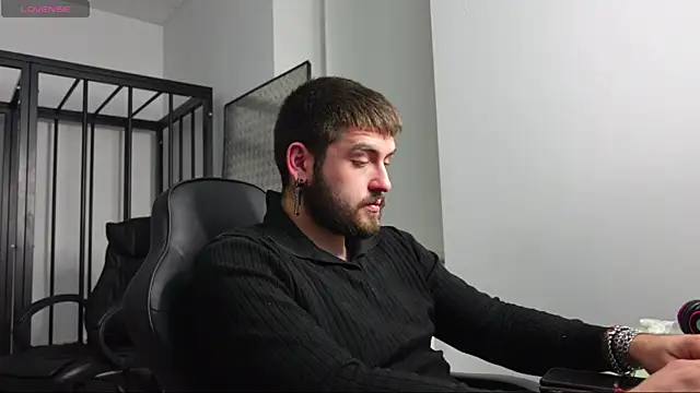 Snapshot of Mike_Platano chatting on October 2025 07:11:02 PM Mike Platano online show from October 2025 07:11:02 PM