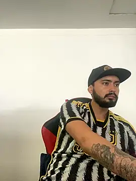 cristopher wallacee online show from October 2025 08:39:01 PM