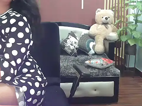 shaalu sharma online show from November 2025 01:01:01 PM