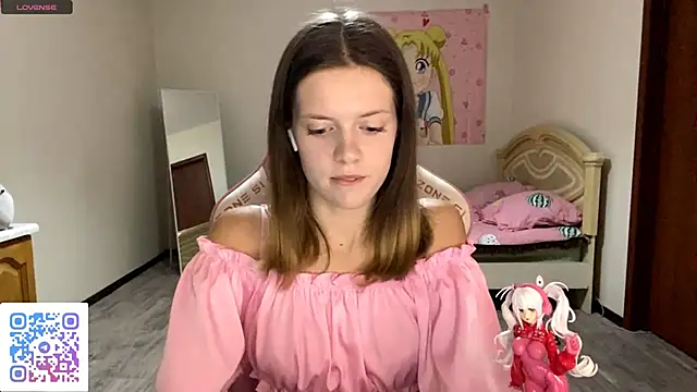 Snapshot of VibeQueenLucy chatting on September 2025 04:01:01 PM VibeQueenLucy online show from September 2025 04:01:01 PM