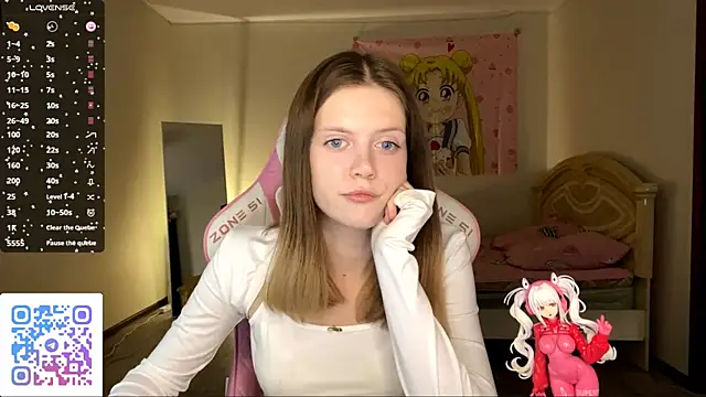 Snapshot of VibeQueenLucy chatting on October 2025 03:31:02 PM VibeQueenLucy online show from October 2025 03:31:02 PM