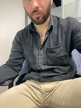 Snapshot of speddy34 chatting on October 2025 06:10:01 AM speddy34 online show from October 2025 06:10:01 AM