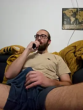 Snapshot of Loopertz chatting on October 2025 06:21:01 AM Loopertz online show from October 2025 06:21:01 AM