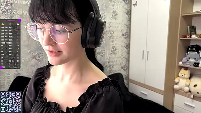 FakeLamb online show from September 2025 12:09:01 PM