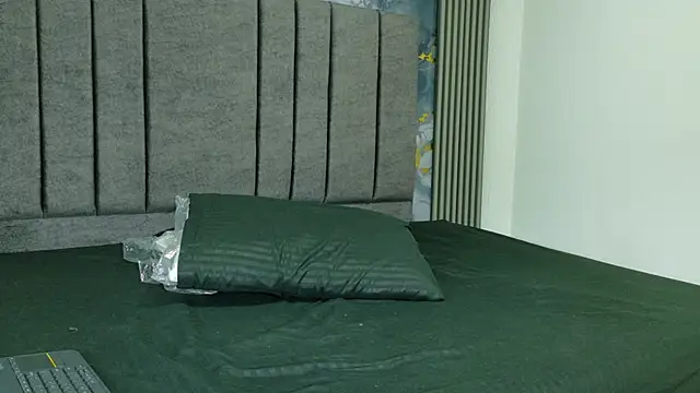 Snapshot of AngelineJolie chatting on September 2025 07:08:01 PM AngelineJolie online show from September 2025 07:08:01 PM