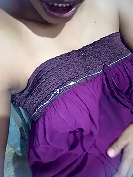 Snapshot of Shani_Izu chatting on May 2026 11:42:02 AM Shani Izu online show from May 2026 11:42:02 AM