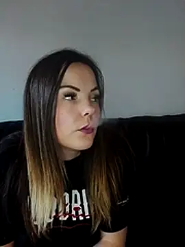 SexyLoLoUK online show from December 2025 01:39:01 PM