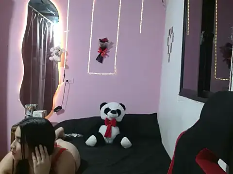 Snapshot of ScarlethG chatting on September 2025 04:05:02 AM ScarlethG online show from September 2025 04:05:02 AM