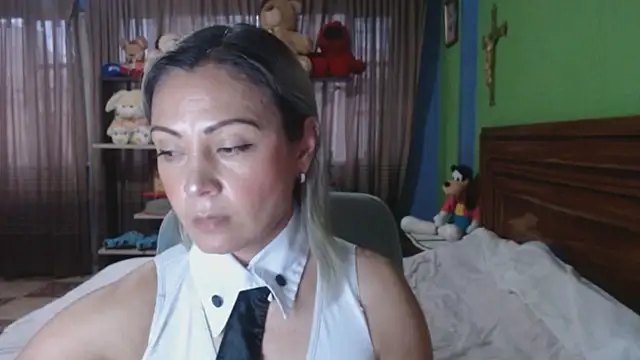  Charlize theron  online show from November 2025 10:31:01 PM